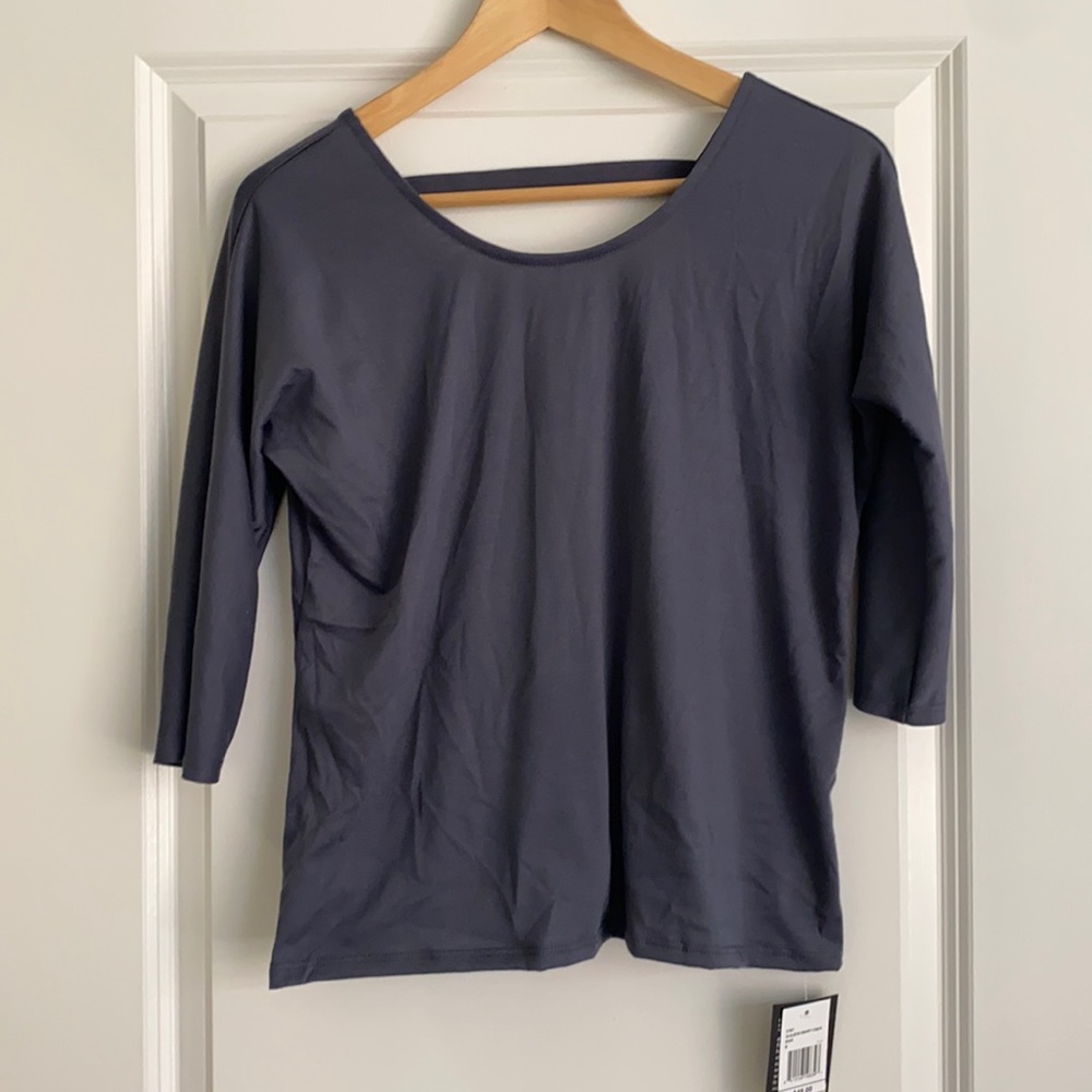 V back cosy tee